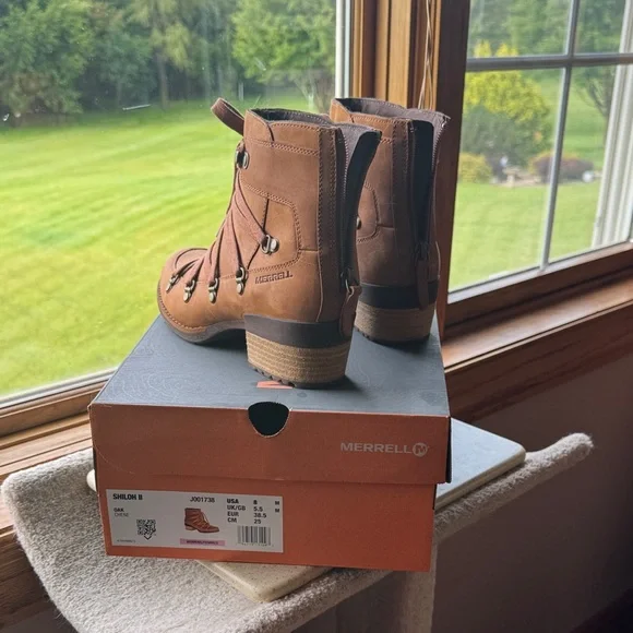Merrell Tan Lace-Up Boots - Picture 1 of 7
